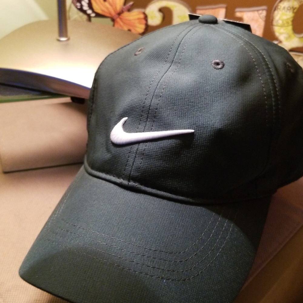 Athletic hat
